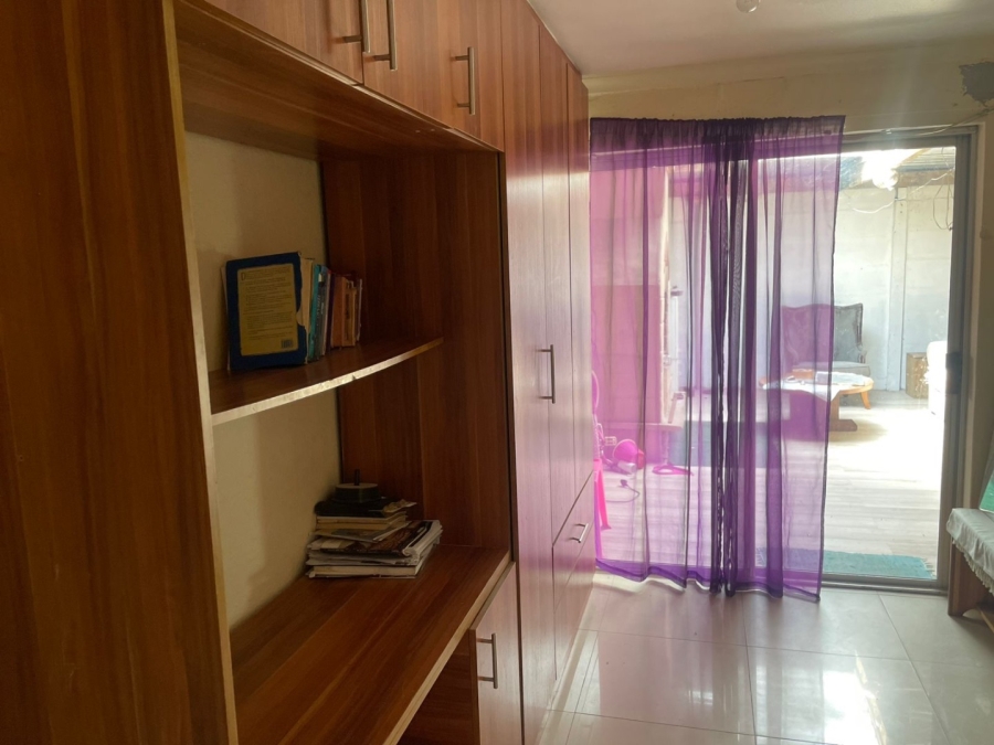  Bedroom Property for Sale in Eastridge Western Cape